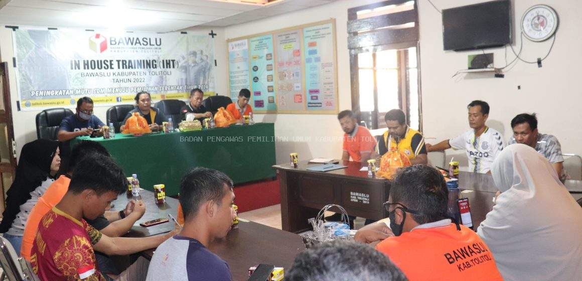 Bawaslu Tolitoli Lakukan Evaluasi Pegawai Jelang Tahapan Pemilu Tahun 2024