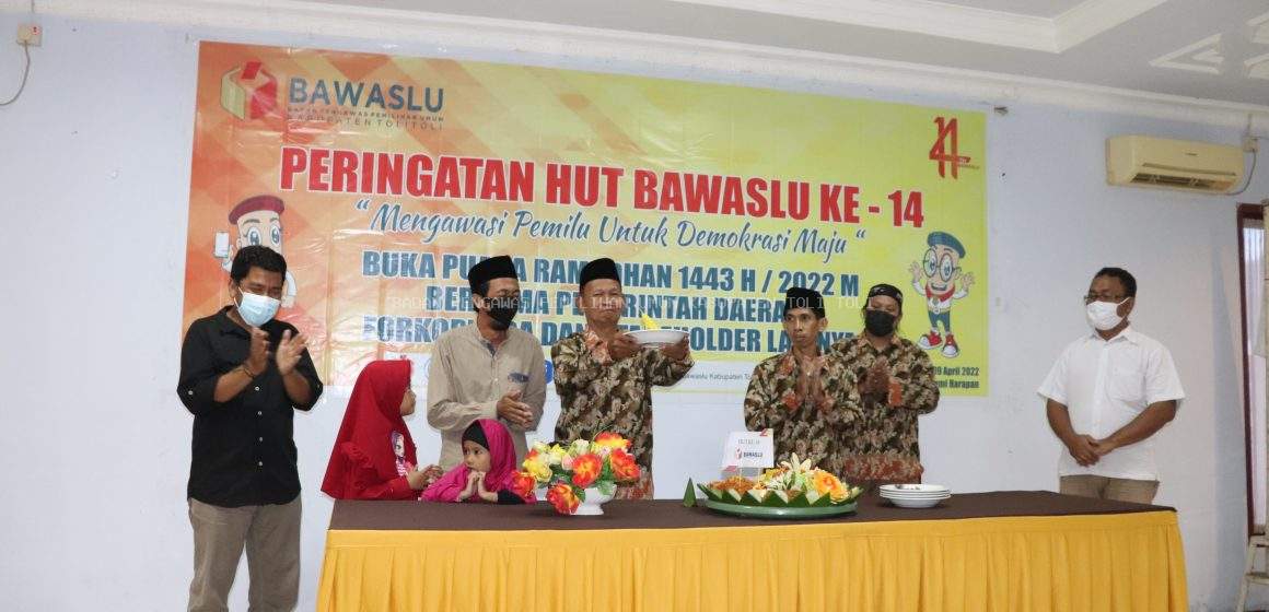 Bawaslu Tolitoli Peringati HUT Bawaslu dengan Buka Puasa Bersama