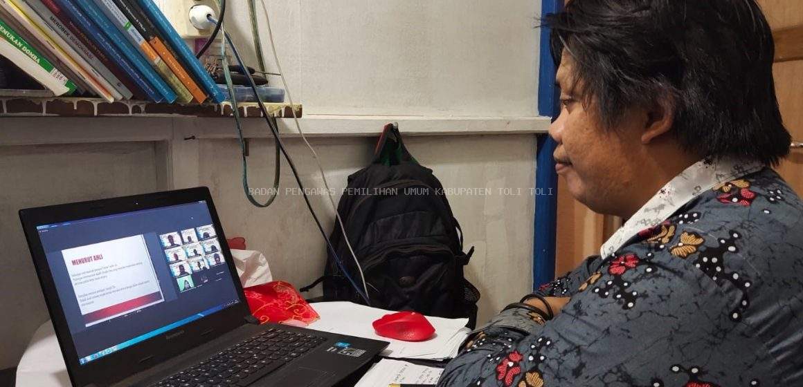 Ketua Bawaslu Tolitoli Hadiri Launching Buku Kajian Evaluatif Penanganan Pelanggaran Pilkada Tahun 2020