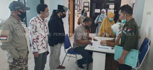 Ketua Bawaslu Tolitoli Awasi Langsung Pelaksanaan Tes Kesehatan Bapaslon Bupati dan Wakil Bupati