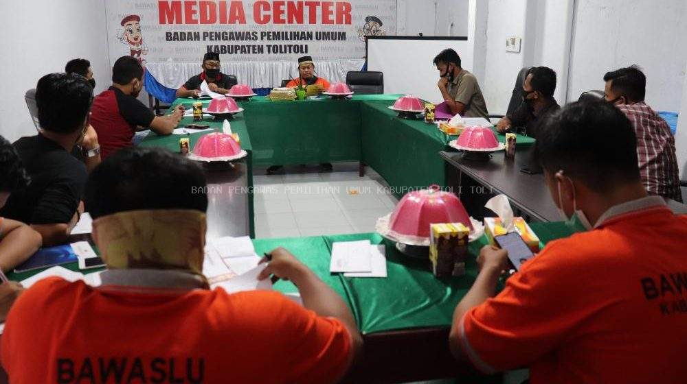 SENTRA GAKKUMDU BAWASLU TOLITOLI OPTIMALKAN PEMBAHASAN POTENSI PELANGGARAN DIMASA KAMPANYE