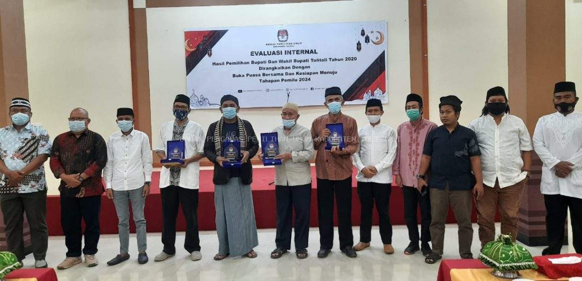 Ketua Bawaslu Tolitoli Hadiri Evaluasi Hasil PILKADA Tahun 2020