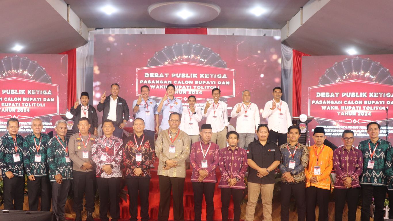 Debat ketiga Pilkada Tolitoli sukses dan tertib. Insiden kecil cepat diatasi, masyarakat berharap demokrasi terus damai hingga pemimpin terpilih.
