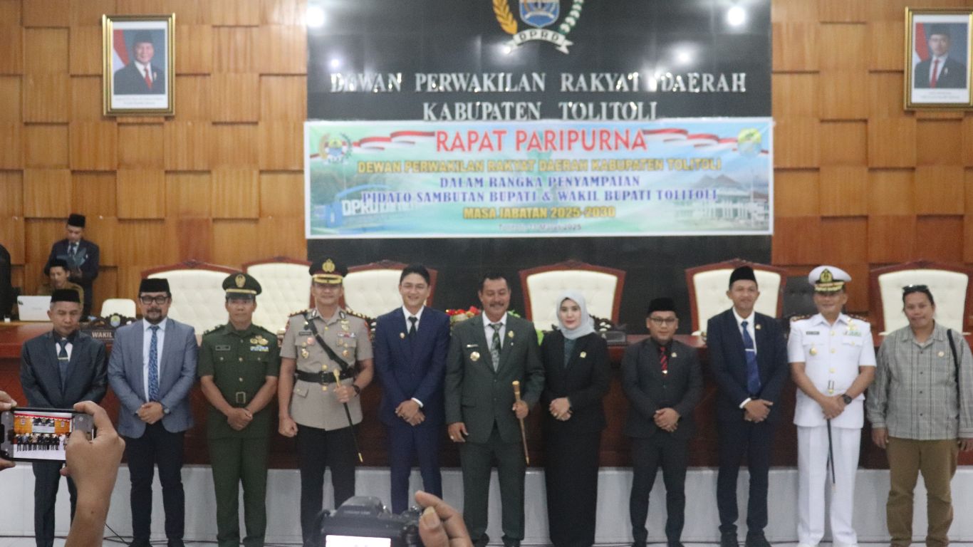 Ketua Bawaslu Tolitoli, Fajar Syadik, menghadiri Rapat Paripurna DPRD bersama anggota DPRD, Forkopimda, dan tokoh masyarakat untuk menyaksikan pidato Bupati dan Wakil Bupati terpilih 2025-2030.