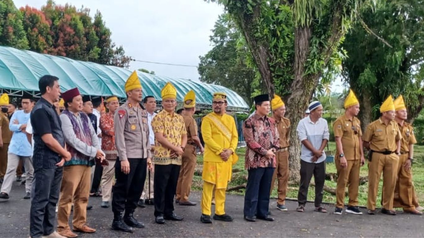 Ketua Bawaslu Tolitoli, Fajar Syadik, bersama Forkopimda menghadiri penyambutan dan buka puasa di Rumah Jabatan Bupati, Senin (10/03/2025), usai pelantikan Bupati dan Wakil Bupati Tolitoli periode 2025-2030 oleh Presiden RI.