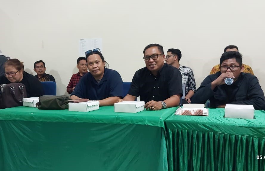 Pimpinan Bawaslu Tolitoli (ditengah) menghadiri giat terkait pengawasan PDPB 2025