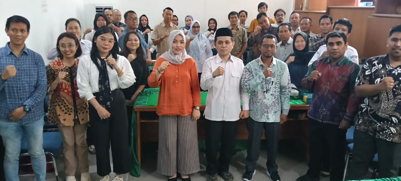 Foto bersama usai melaksanakan giat
