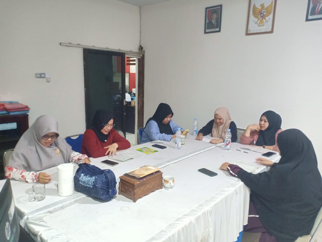 Srikandi Bawaslu Tolitoli Laksanakan Jumat Sehati