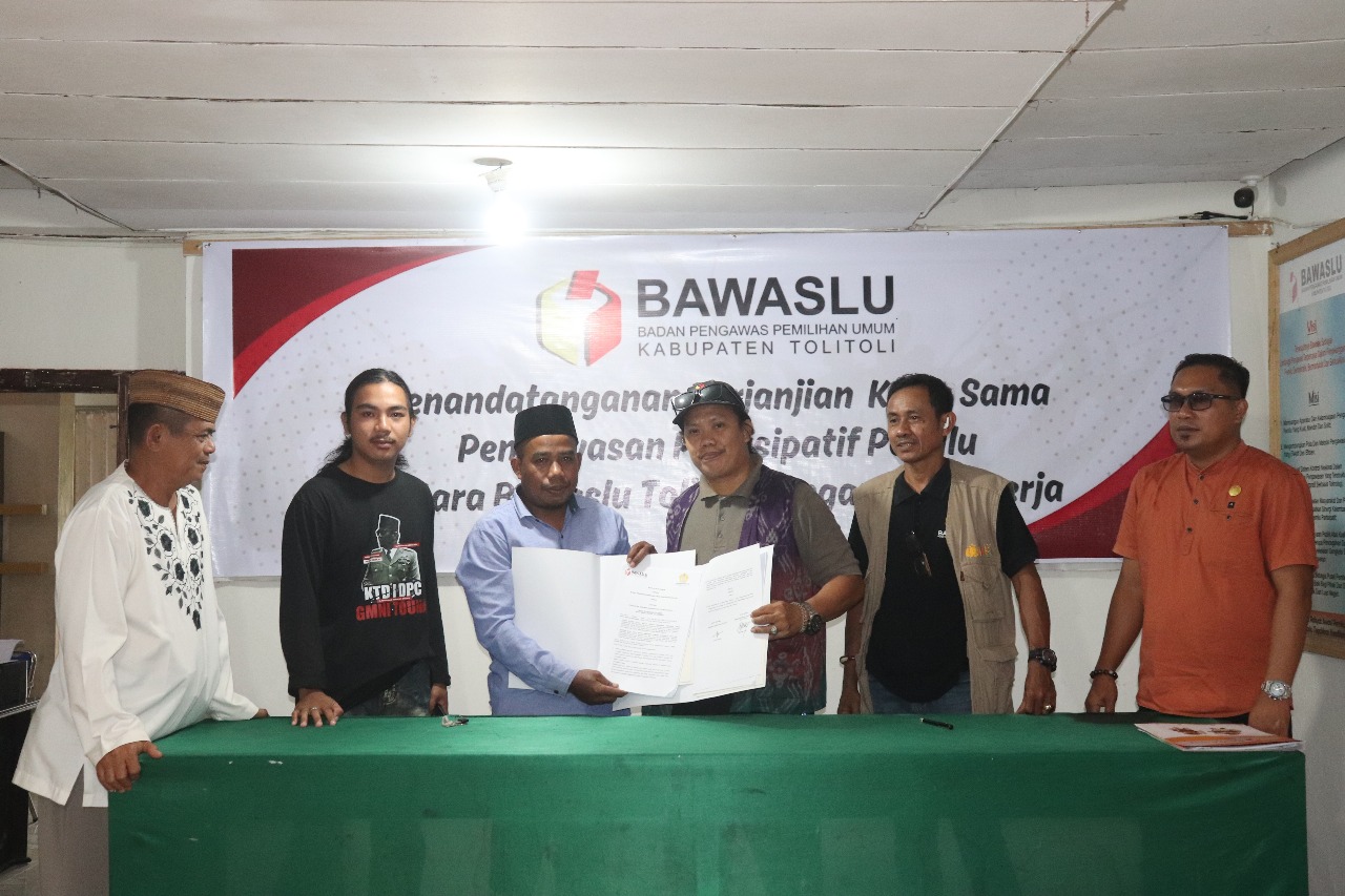 Bawaslu Kabupaten Tolitoli melaksanakan penandatanganan kerja sama (MoU) pengawasan partisipatif bersama sejumlah mitra kerja