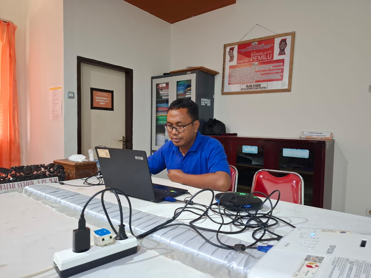 Koordinator Sekretariat Bawaslu Tolitoli mengikuti Rapat Pengisian Usulan UKM Tahun 2025 Secara Daring