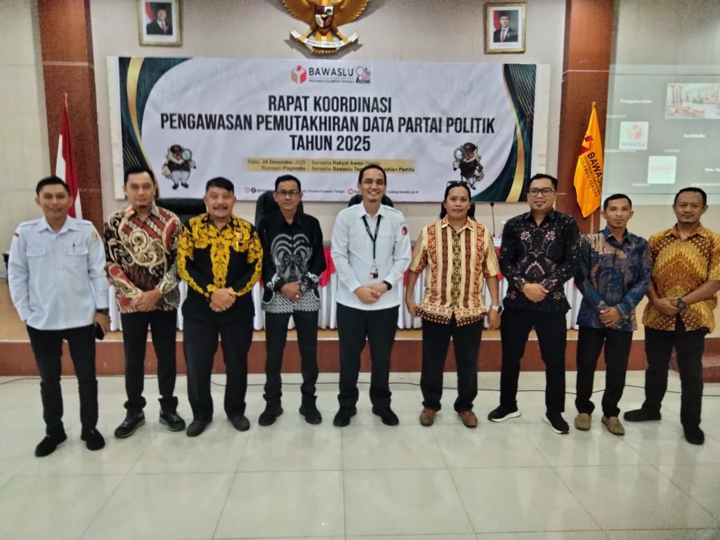 Foto Bersama Setelah Rakornas