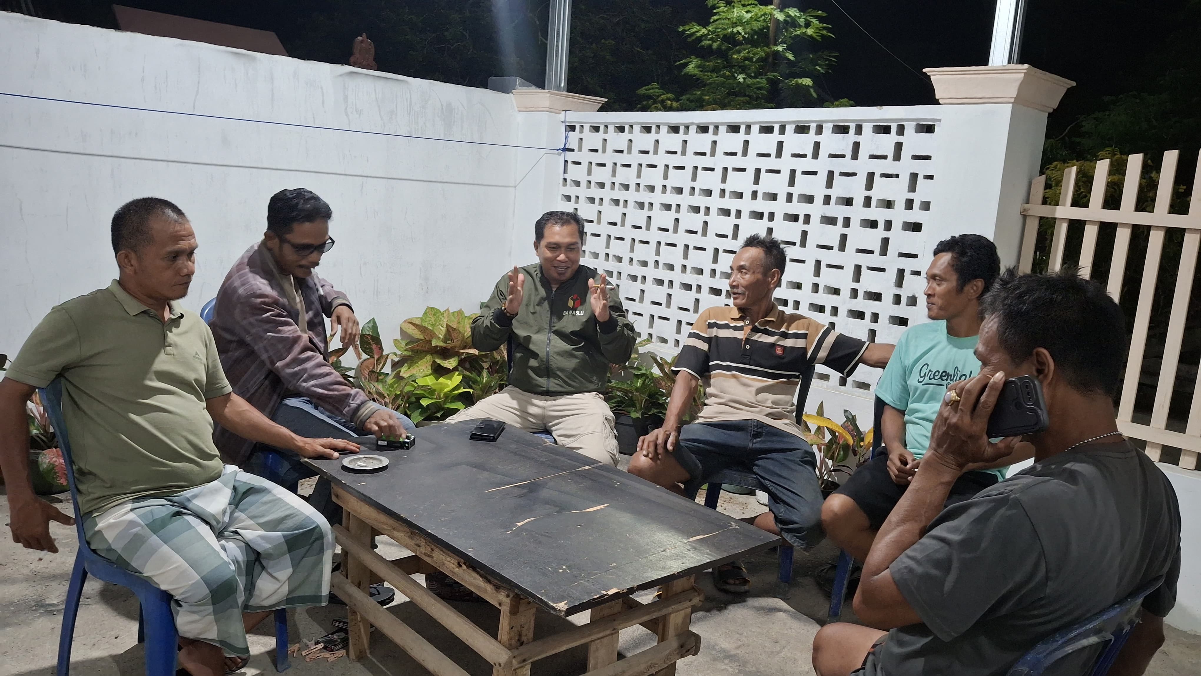 Pimpinan pada diskusi santai