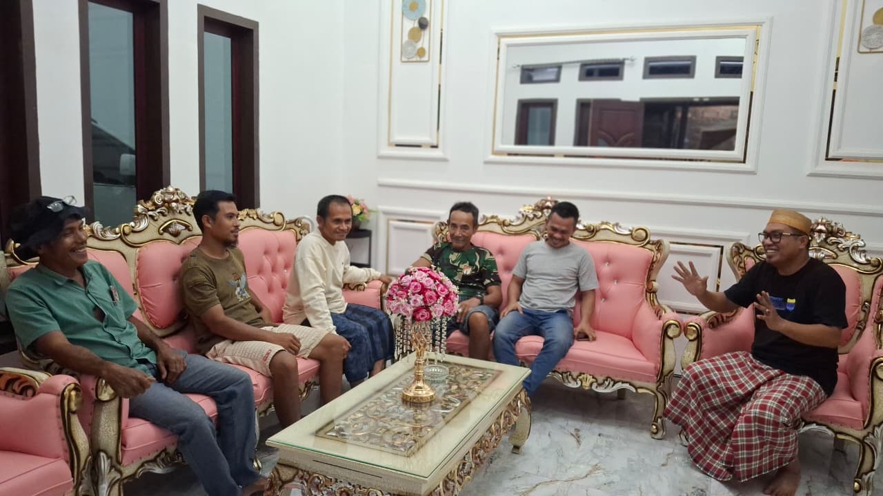 Pimpinan dalam bincang santai bersama masyarakat