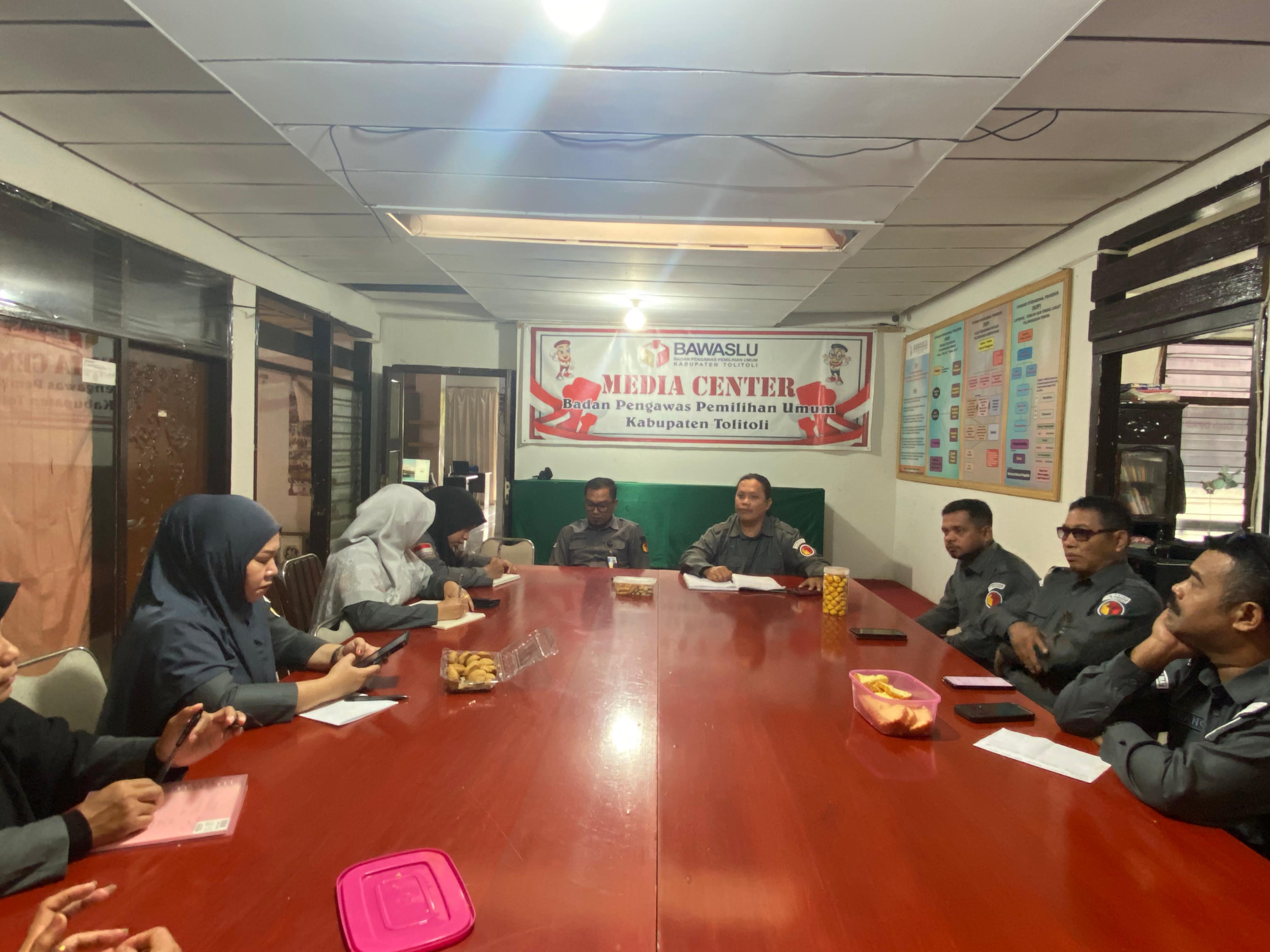 Rapat Internal Bawaslu Kabupaten Tolitoli