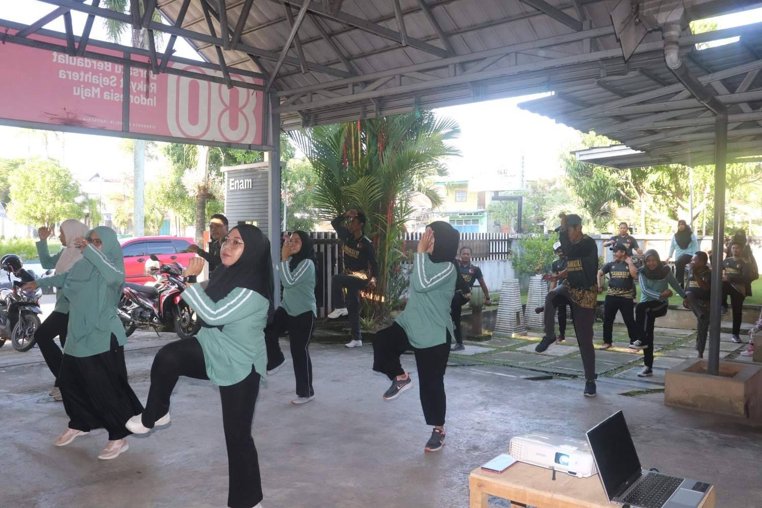 Bawaslu Kabupaten Tolitoli gelar senam pagi bersama 