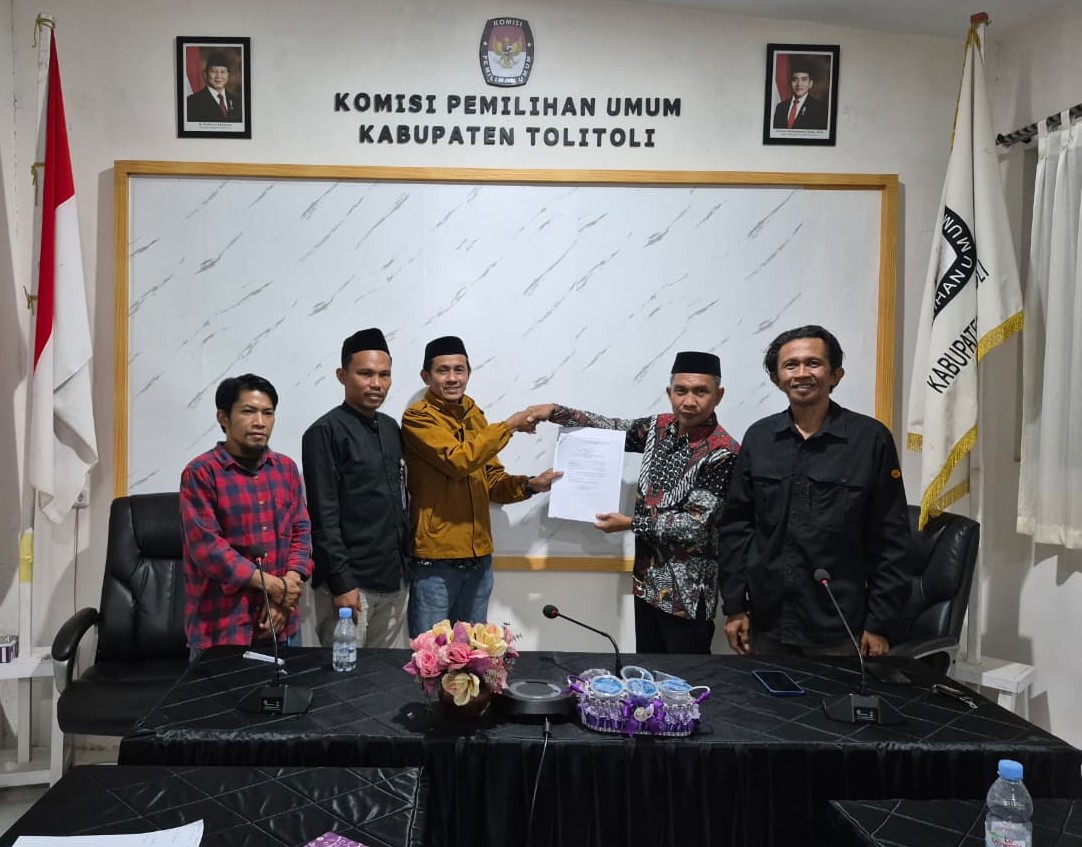 Bawaslu Tolitoli laksanakan pengawasan pemutakhiran data parpol semester I di kantor KPU Tolitoli