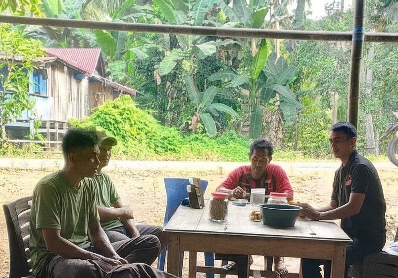 Korsek Bawaslu Tolitoli lakukan diskusi bersama warga tende