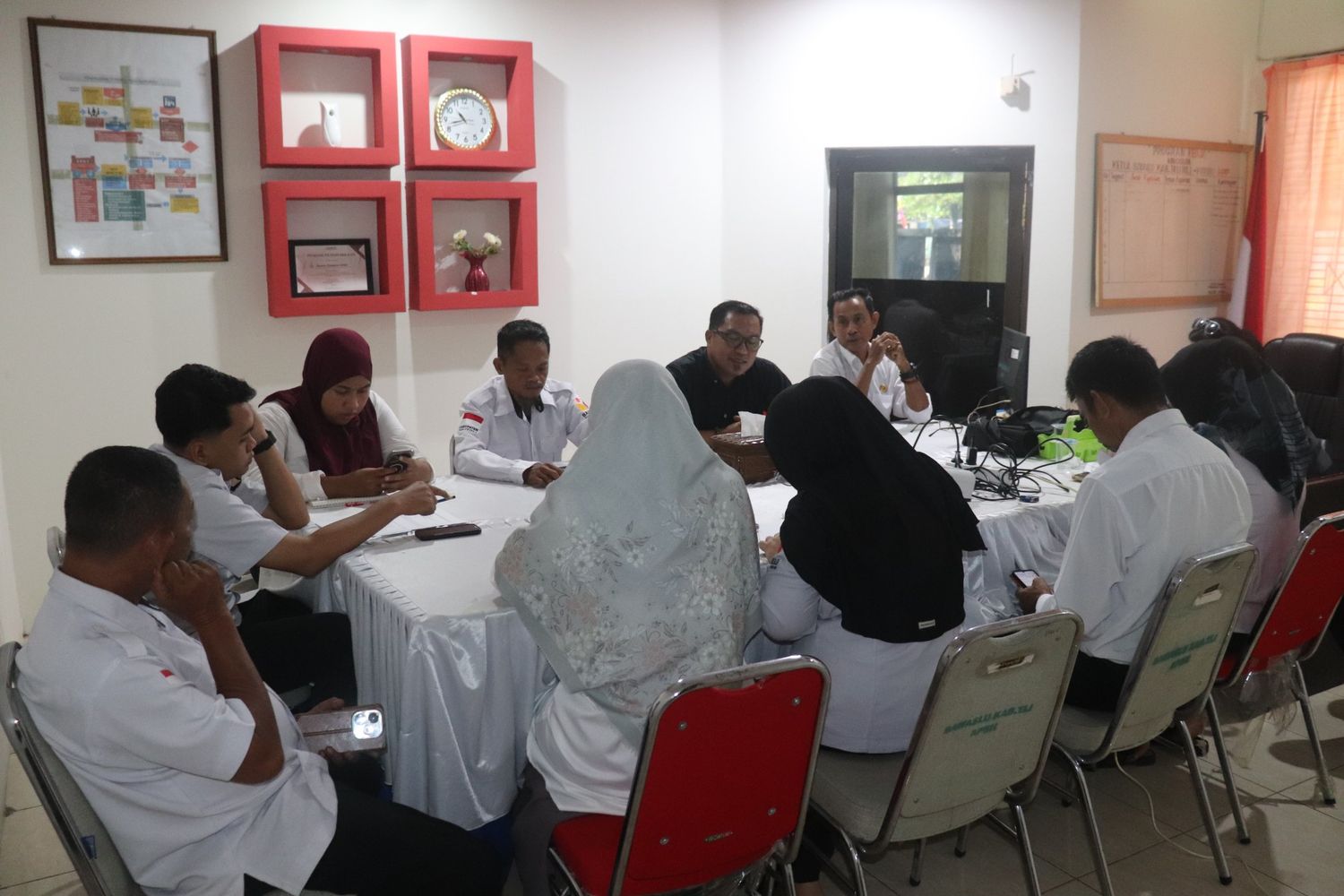 Bawaslu Tolitoli Lakukan Rapat Rutin 
