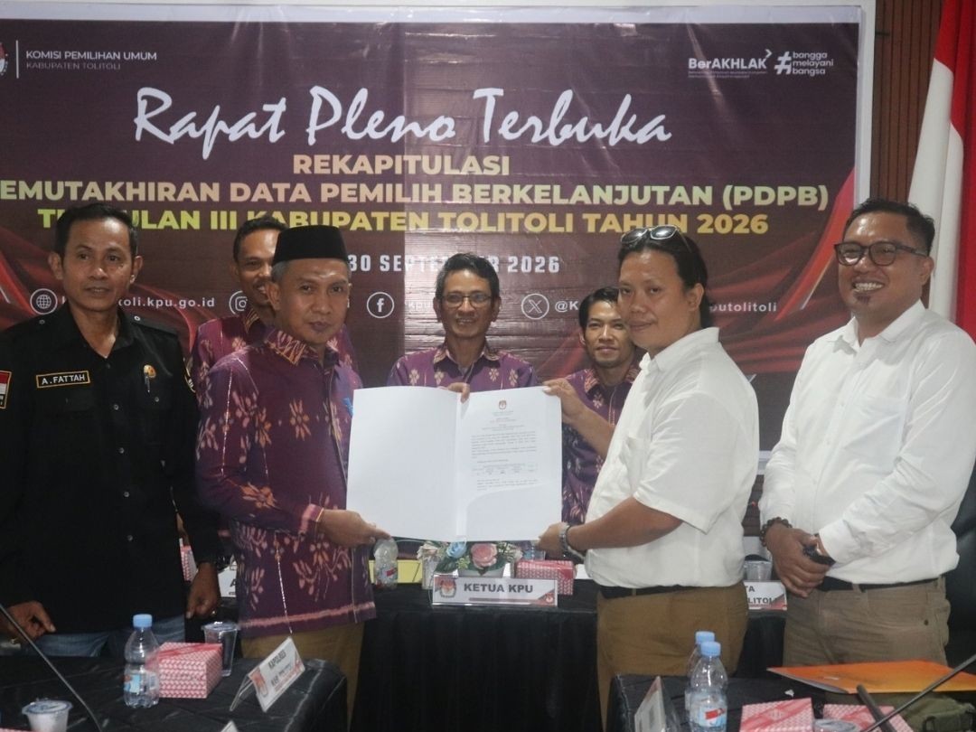 Bawaslu Tolitoli Mengikuti Rapat Pleno Terbuka Rekapitulasi Pemutakhiran Data Pemilih Berkelanjutan (PDPB) Triwulan III 