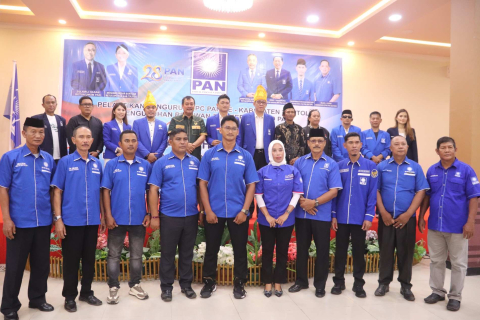 Foto bersama setelah acara Rakerda PAN di Hotel Mitra