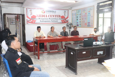 Bawaslu Tolitoli langsungkan rapat rutin matangkan persiapan giat memperingati HUT  ke-8 Bawaslu Kabupaten/Kota