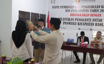 Bawaslu Tolitoli Lantik PAW Panwaslu Kecamatan Baolan