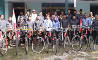 Gelar Upacara Hari Pahlawan, Bawaslu Tolitoli Rangkul Komunitas Sepeda Ontel Tolitoli