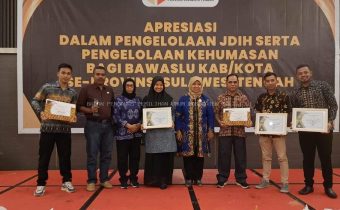 Apresiasi Pengelolaan JDIH dan Kehumasan, Bawaslu Tolitoli Raih 5 Kategori Penghargaan