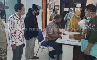 Ketua Bawaslu Tolitoli Awasi Langsung Pelaksanaan Tes Kesehatan Bapaslon Bupati dan Wakil Bupati
