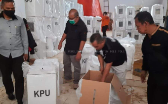 EVALUASI PILKADA 2020, BAWASLU TOLITOLI AWASI PROSESI PEMBUKAAN KOTAK SUARA