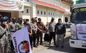 BAWASLU TOLITOLI KAWAL LANGSUNG PELEPASAN LOGISTIK PILKADA