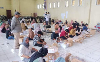 Hari Pertama Pelipatan Surat Suara, Bawaslu Tolitoli Minta Petugas Cermat Lakukan Penyortiran