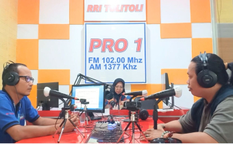 Fajar Syadik, Ketua Bawaslu Tolitoli, menekankan pentingnya netralitas bagi aparatur sipil negara dan perangkat desa menjelang pemilihan kepala daerah, dengan alasan bahwa hal ini berkaitan dengan kepercayaan masyarakat terhadap proses demokrasi dan pemilu yang jujur.