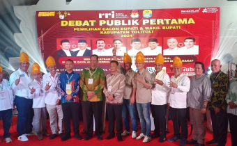 Debat publik pertama antara pasangan calon bupati dan wakil bupati Tolitoli berlangsung di Gedung Maramba Tolitoli.