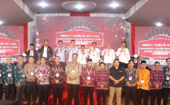 Debat ketiga Pilkada Tolitoli sukses dan tertib. Insiden kecil cepat diatasi, masyarakat berharap demokrasi terus damai hingga pemimpin terpilih.