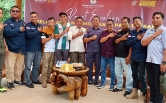 Kewajiban membawa e-KTP dalam Pilkada 2024 menjadi tantangan yang memengaruhi partisipasi pemilih. Bawaslu Tolitoli mencatat kebijakan ini menyulitkan, terutama bagi masyarakat tanpa e-KTP atau di wilayah dengan akses terbatas. Evaluasi ini bertujuan memperbaiki regulasi agar lebih inklusif dan memudahkan pemilih.