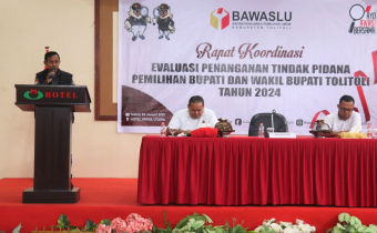 Rapat evaluasi yang digelar Bawaslu Tolitoli bersama Gakkumdu berhasil mengidentifikasi tantangan dan solusi dalam penanganan tindak pidana pilkada 2024. Fokus utama adalah peningkatan koordinasi, kapasitas SDM, dan efektivitas mekanisme pelaporan untuk memastikan keadilan dan integritas dalam pemilu mendatang.