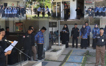 Upacara peringatan Hari Kebangkitan Nasional ke-117 di halaman Kantor Sekretariat Bawaslu Kabupaten Tolitoli pada 20 Mei 2025. Tampak jajaran Ketua, Anggota, Koordinator Sekretariat, serta pegawai Bawaslu mengenakan pakaian dinas dan batik Korpri. Beberapa momen yang terekam meliputi penghormatan bendera, pembacaan naskah upacara, sambutan pimpinan, dan sesi foto bersama. Suasana tampak khidmat dan tertib sebagai wujud penghormatan terhadap semangat kebangsaan.
