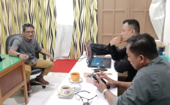 Suasana koordinasi antara Bawaslu dan KPU Tolitoli di Sekretariat KPU, membahas Pemutakhiran Data Pemilih Berkelanjutan (PDPB) untuk persiapan Pemilu Serentak 2029.