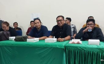 Pimpinan Bawaslu Tolitoli (ditengah) menghadiri giat terkait pengawasan PDPB 2025