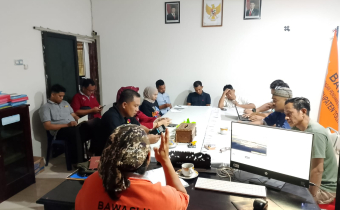 Pimpinan dan Staff melaksanakan Rapat terkait PDPB