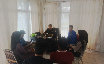 Pimpinan (Amriadi) diskusi terkait PDPB dengan PMII