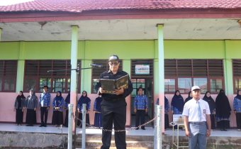 Ketua Bawaslu Tolitoli Menjadi Pembina Pada Upacara Pagi Ini di SMK Negeri 2  Kabupaten Tolitoli SMK 