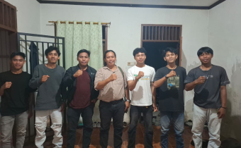 Ketua Bawaslu Tolitoli bersama kader HMI STIP Tolitoli