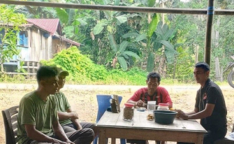 Korsek Bawaslu Tolitoli lakukan diskusi bersama warga tende