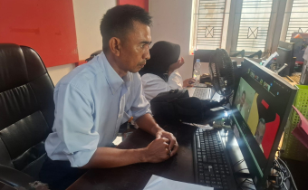 Korsek dan staf Bawaslu Tolitoli ikuti sosialisasi monev KIP Tahun 2026 via zoom